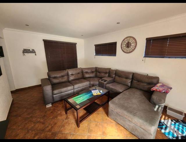 4 BEDROOM HOUSE FOR SALE IN LAMBTON